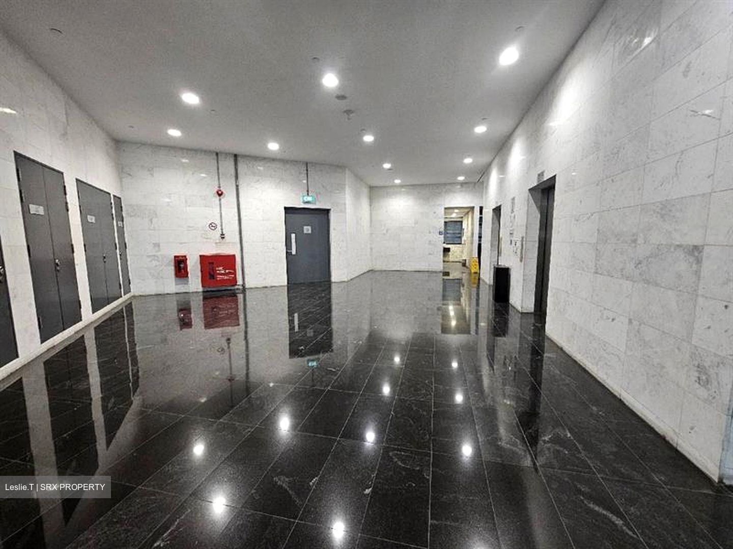 Carros Centre (D25), Warehouse #438102041